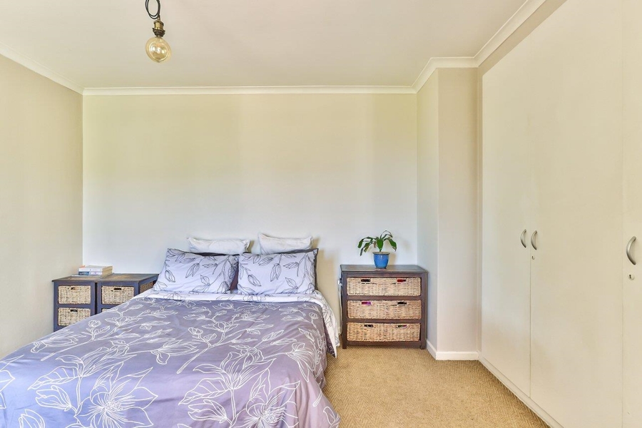 1 Bedroom Property for Sale in Vredehoek Western Cape